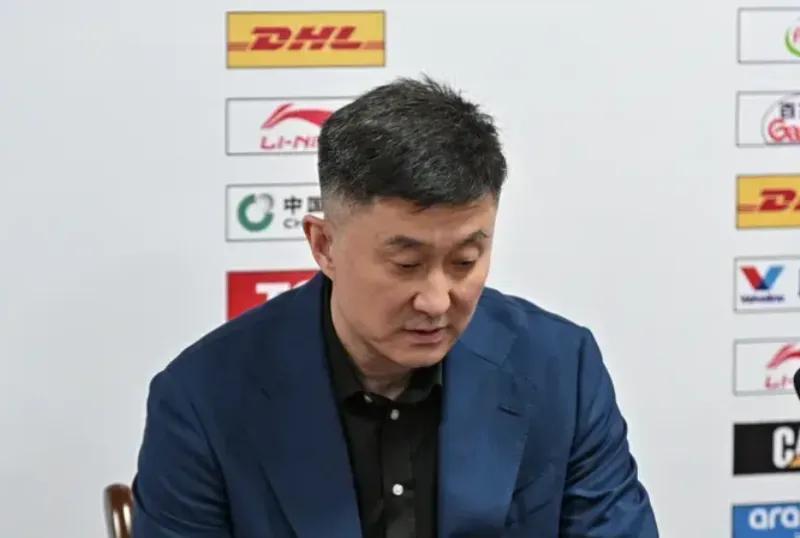 B体育-疆粤赛后采访！杜锋不满进攻暗示4球员，格兰强调防守谈新援情况