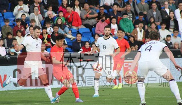 B体育平台-【图集】武磊失单刀+造红牌 国足0比0平十人新西兰